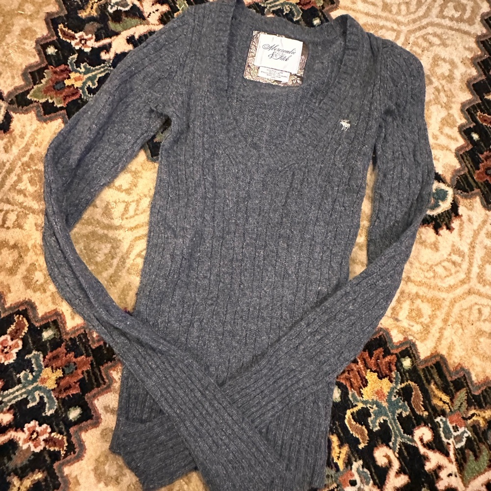 Abercrombie & Fitch Women's Gray Cable-Knit V-Neck Sweater S/XS